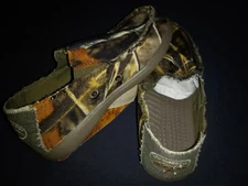 Size 1 Duck Commander GUM-BO Canvas slip-on shoes, featuring REALTREE MAX-4 camo