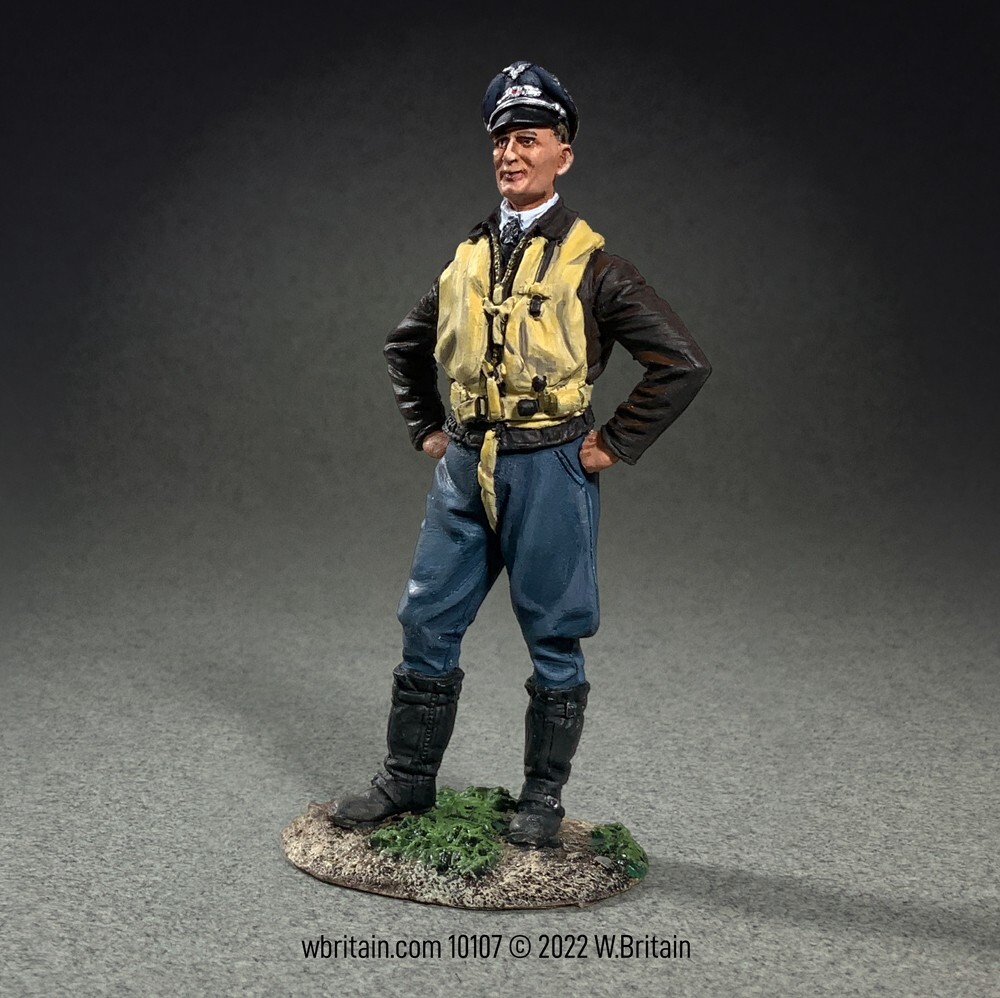 BRITAINS SOLDIERS MUSEUM 10107 - Luftwaffe Fighter Pilot, 1939-45 Aviator
