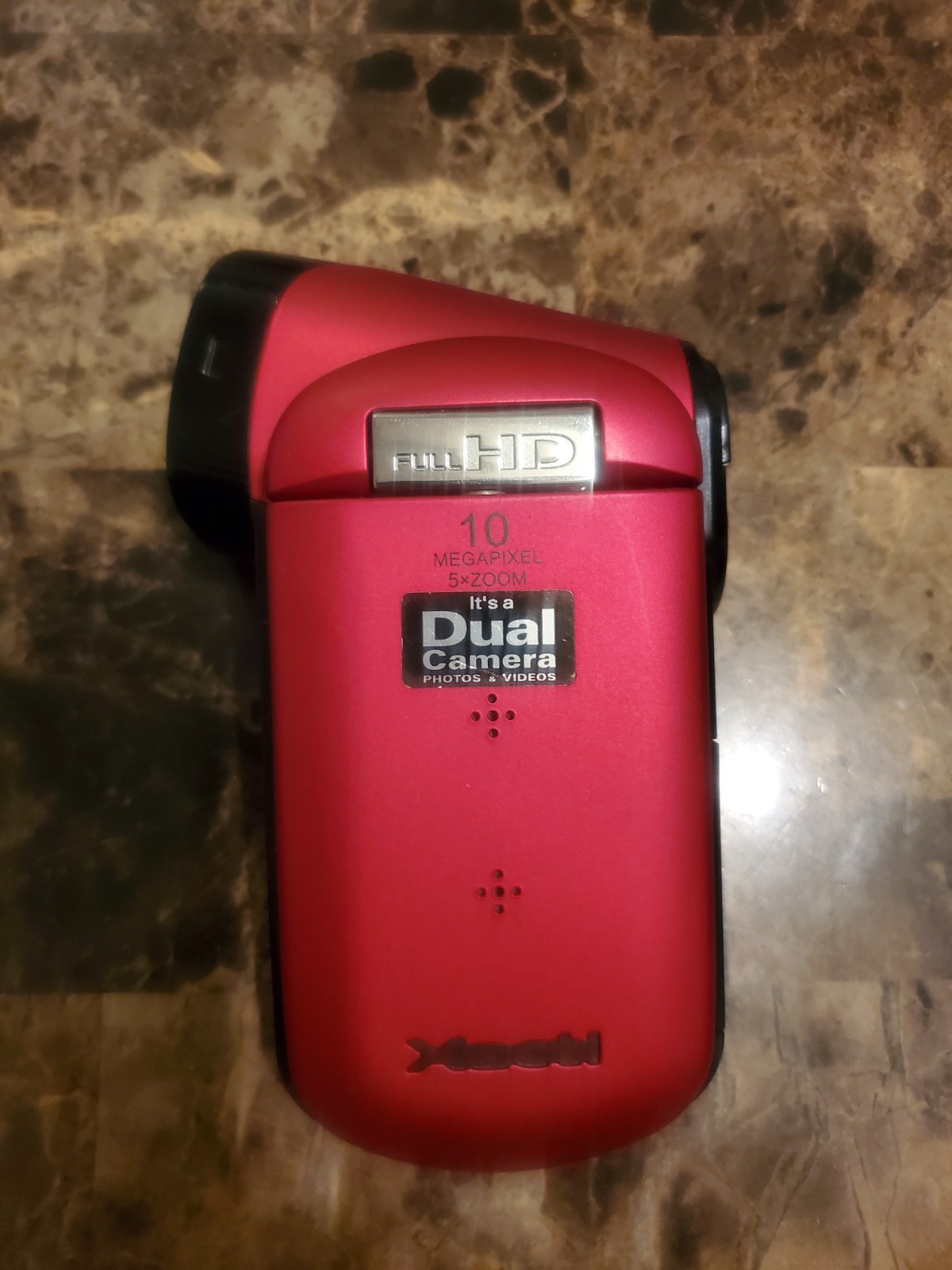 /camera With New Battery And Digital Cord.