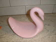 VINTAGE SWAN CERAMIC DECOR TOWEL HOLDER PINK