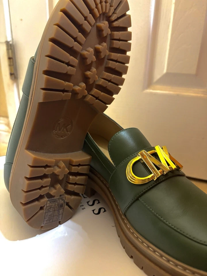 MK EDIÇÃO LIMITADA Kors Feminino Parker Lug Mocassim Couro Verde Oliva Parte Superior - Imagem 4 de 4