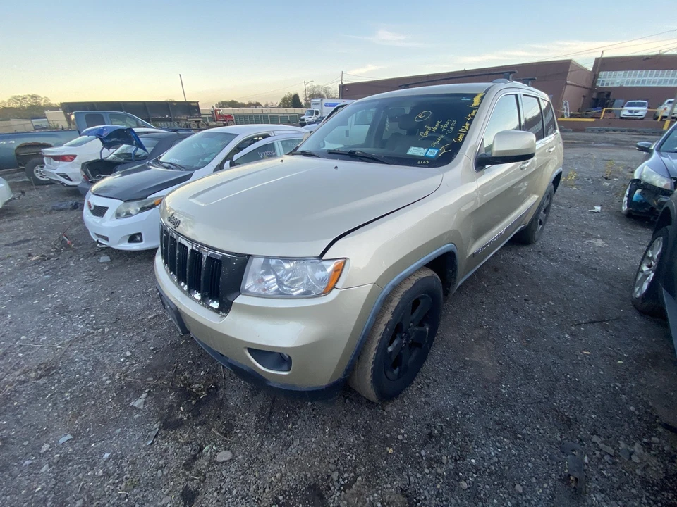 Used Left Quarter Glass fits: 2011 Jeep Grand cherokee privacy tint Left Grade A - Image 2 of 4