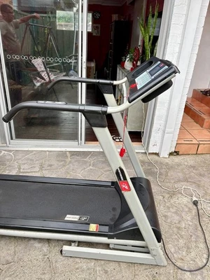 Bodyworx J1325CAQ Motorized Treadmill – Foldable, 2.0HP, 16 km/h, Home Gym - image 1 of 4