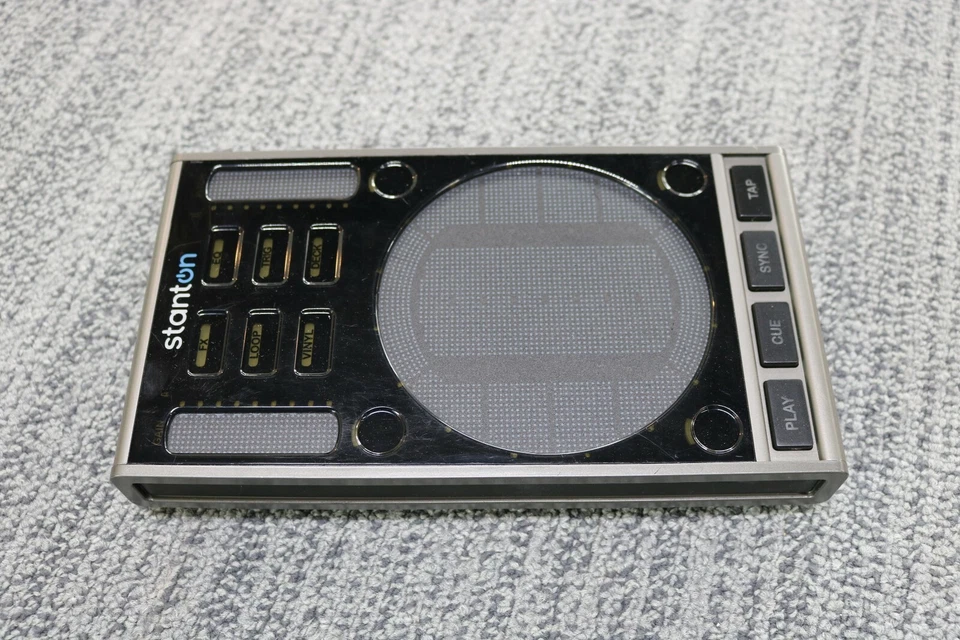 Stanton SCS-3D DaScratch USB DJ Controller - Image 3 of 4