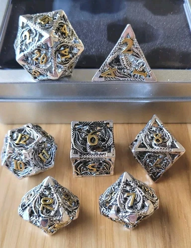Metal Dice Set With Box, Hollow, Dungeons & Dragons, MTG, DND Gaming Dice 7 Pcs