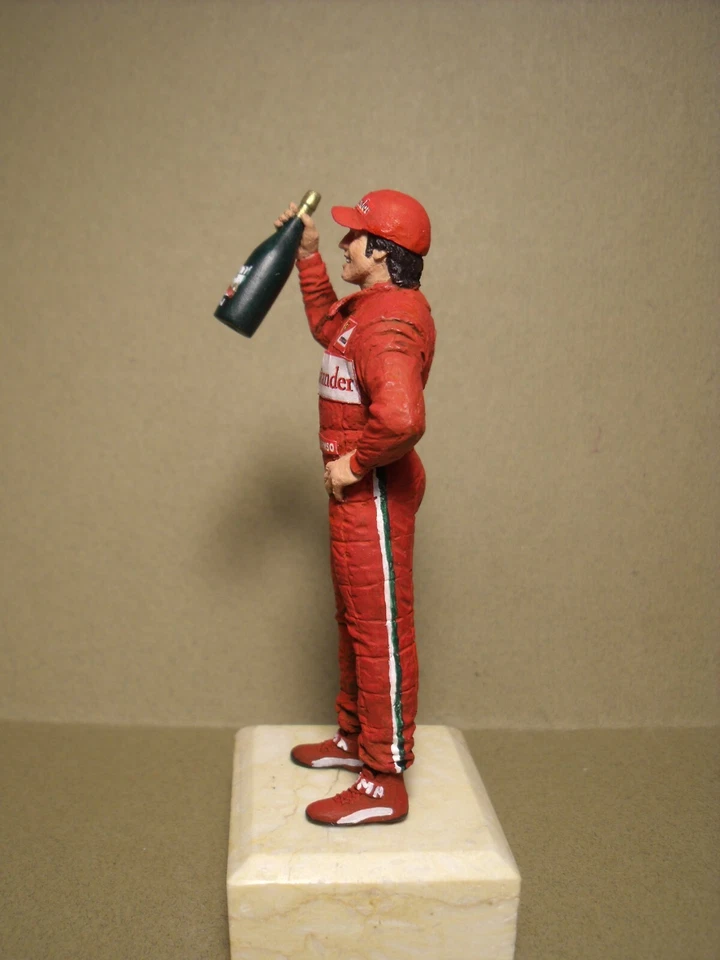 1/18 FIGURE  FERNANDO ALONSO  VROOM PAINTED  FOR  ELITE HOT WHEELS  MINICHAMPS - Image 4 of 4