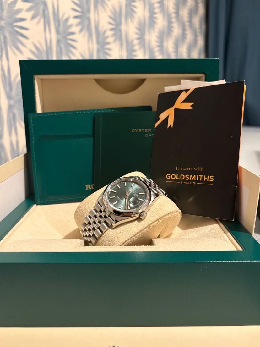 Rolex Datejust 36mm 126200 Mint Green Dial Box & Papers 2022 image 2