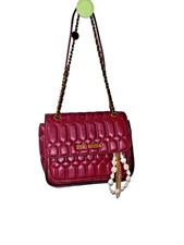 Borsa a tracolla Steve Madden bordeaux e oro con patta singola - con ciondolo borsa omaggio