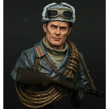 1/10 BUST Resin Model Kit Soviet Officer Infantry WW2 Unpainted