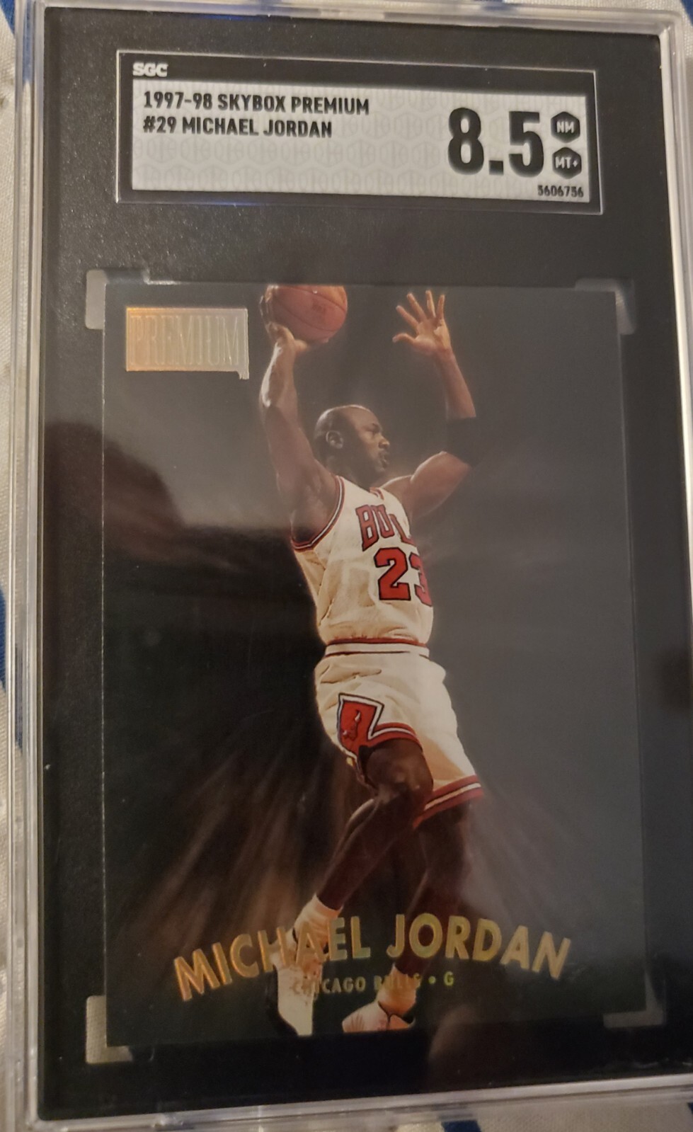 1997-98 Skybox Premium # 29 Michael Jordan SGC 8.5