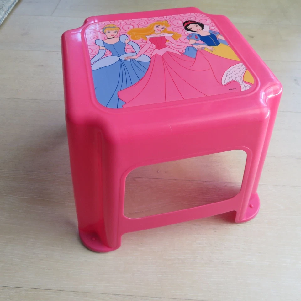 Vintage 90s Y2K Disney Princesses Pink Step Stool Snow White Cinderella Belle - Image 4 of 4