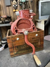 Antique R & H Root Heath Co. Cast Iron Corn Sheller Plymouth & Roast Beef Box