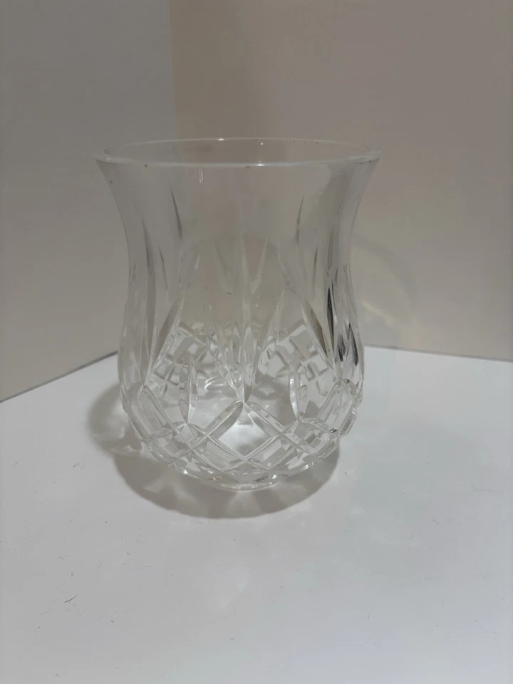 Candelabro globo huracán corte transparente con borde acampanado, Foto 2 de 4