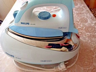 Philips GC 6310 Dampfbügelstation kabelgebunden hellblau/weiß - Zustand sehr gut