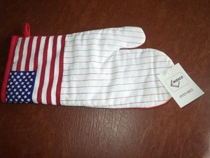 FLAG OVEN MITT RED WHITE BLUE FLAG DESIGN MADE BY NIDICO NEW