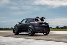 Cars nissan juke r 2 0 Desk Mat Stitched