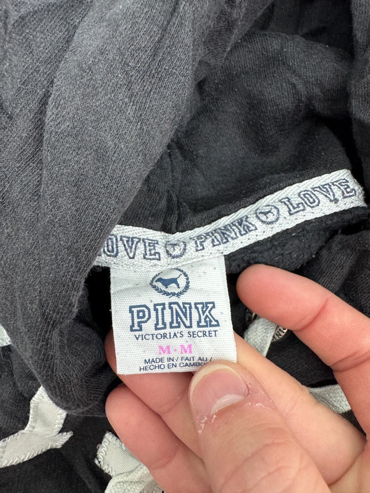 victoria-secret-vs black pullover hoodie