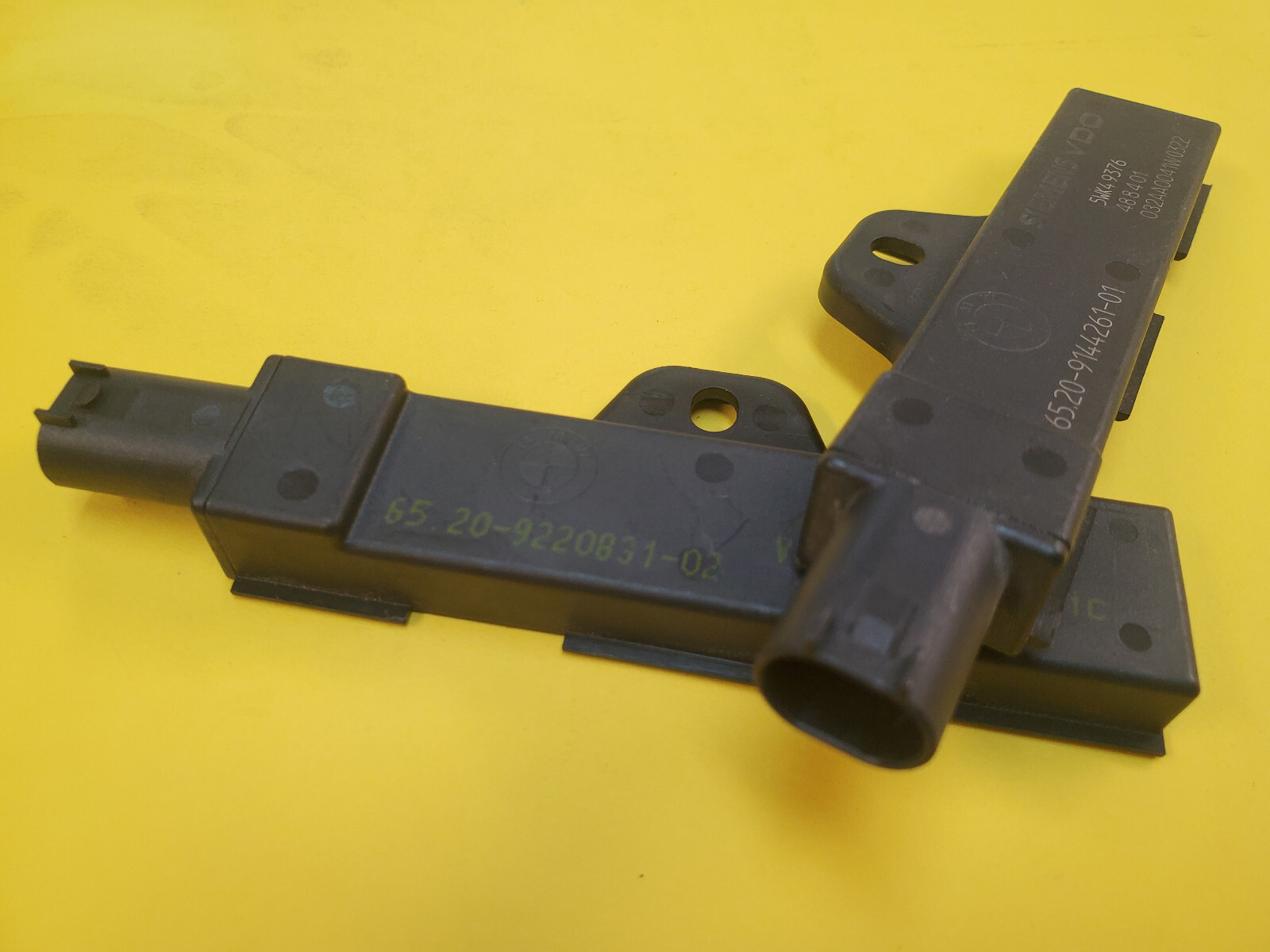 BMW OUTSIDE COMFORT ACCESS ANTENNA 65209144261, 65209220831 - 3  