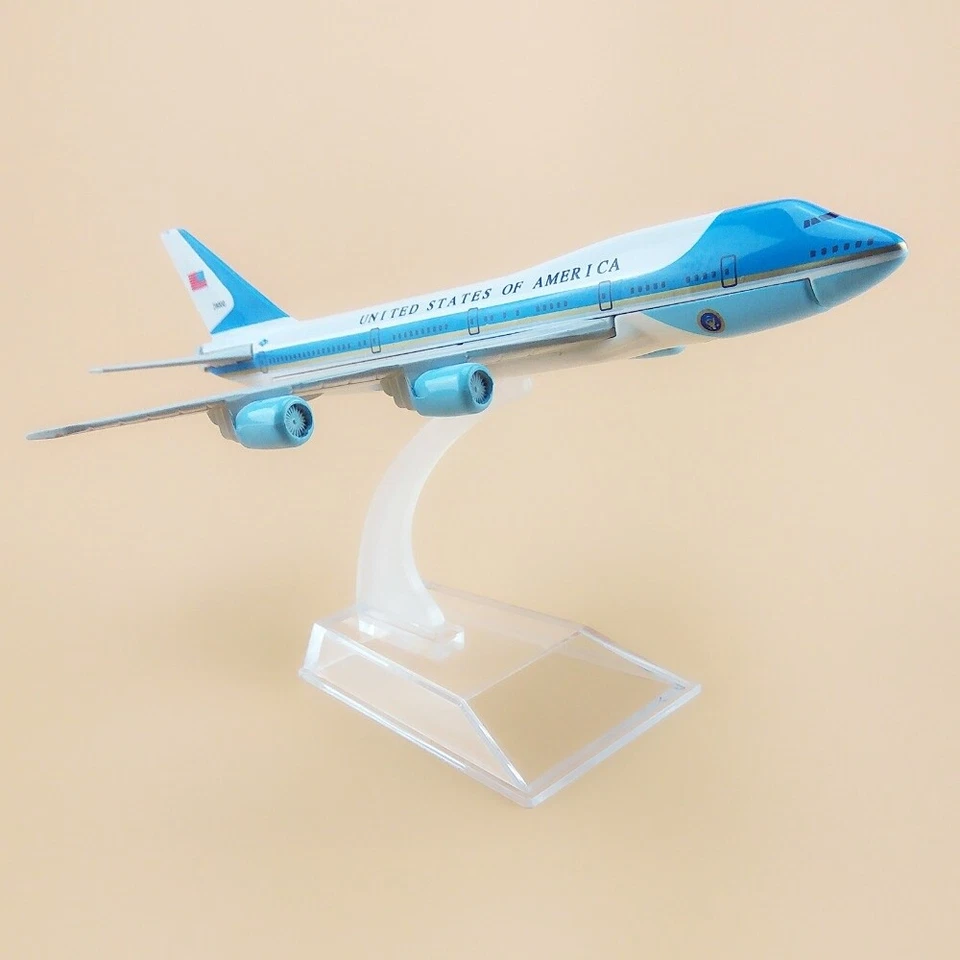 1:400 Alloy Diecast Airplane Model Collection Gift 16cm Boeing 747 Air Force One - Image 3 of 4