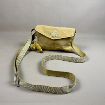 Kipling Beutel Tasche Crossbody Canvas gelb Umschlagklappe Damen kleiner Affe Anhänger