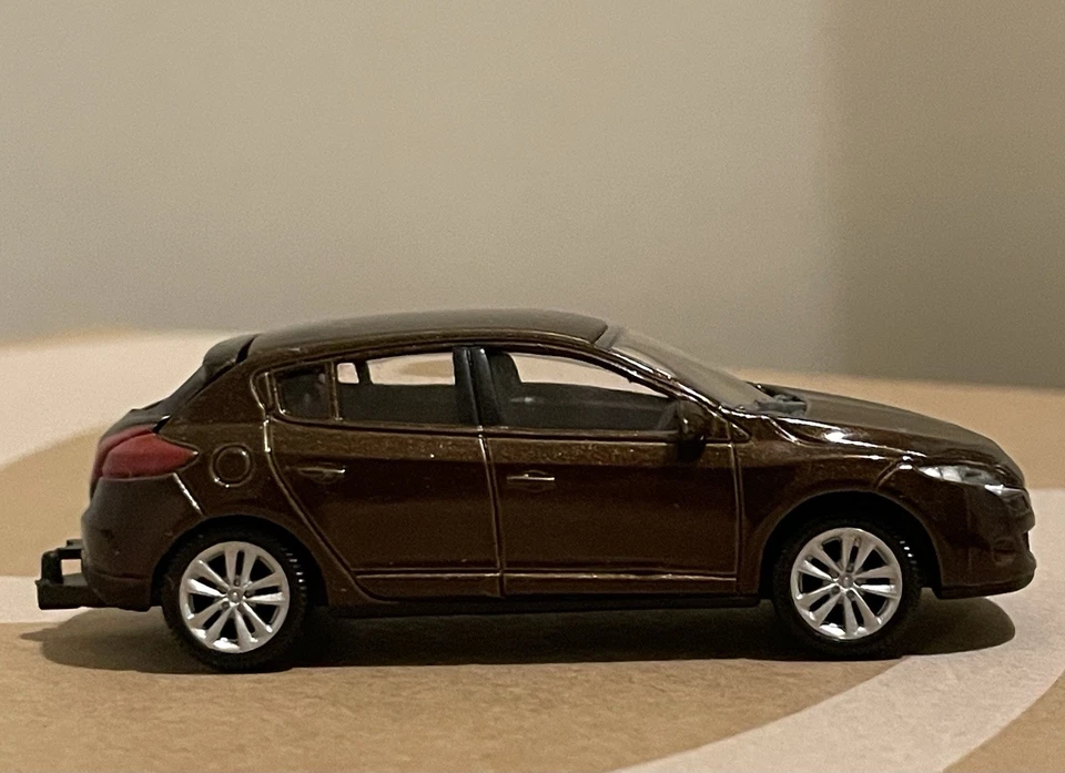 Miniature Norev Renault Megane III 3 inches 1/64 1:64 5 portes état correct - Photo 3/4