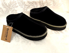 BEARPAW Caroline Suede Slip-On Platform Slippers - Black - Women's Size 9 - NEW 