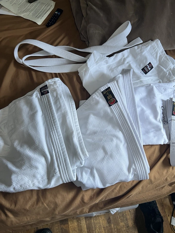 Artes Marciales Karate Gi Foto 3 de 4