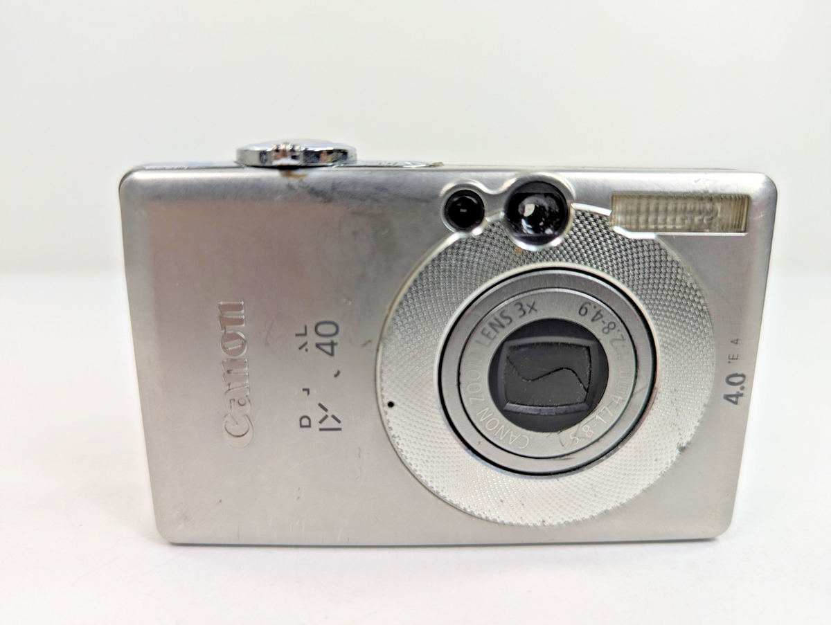 ショット数3930回 良品 Canon EOS 40D 充電器付き AA3337 ショット数3930回 良品 Canon EOS 40D 充電器付き AA3337