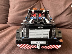 LEGO TECHNIC: Pick-Up Tow Truck (9395) Assembled, manuals included, no box
