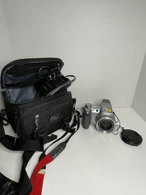 Sony Cyber-Shot DSC-H2 6 MP Digital Camera W/ Charger Case Silver Tested Read.