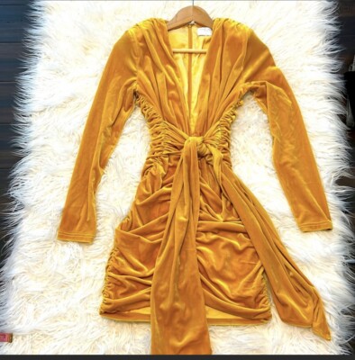 velvet mustard yellow dress Mustard Velvet Dress Outfits (4 ideas & outfits)