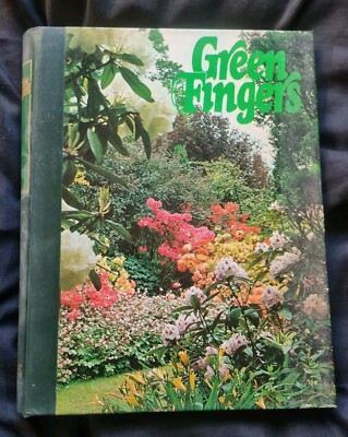 Green Fingers Week By Week Gardening Book Hardback Book