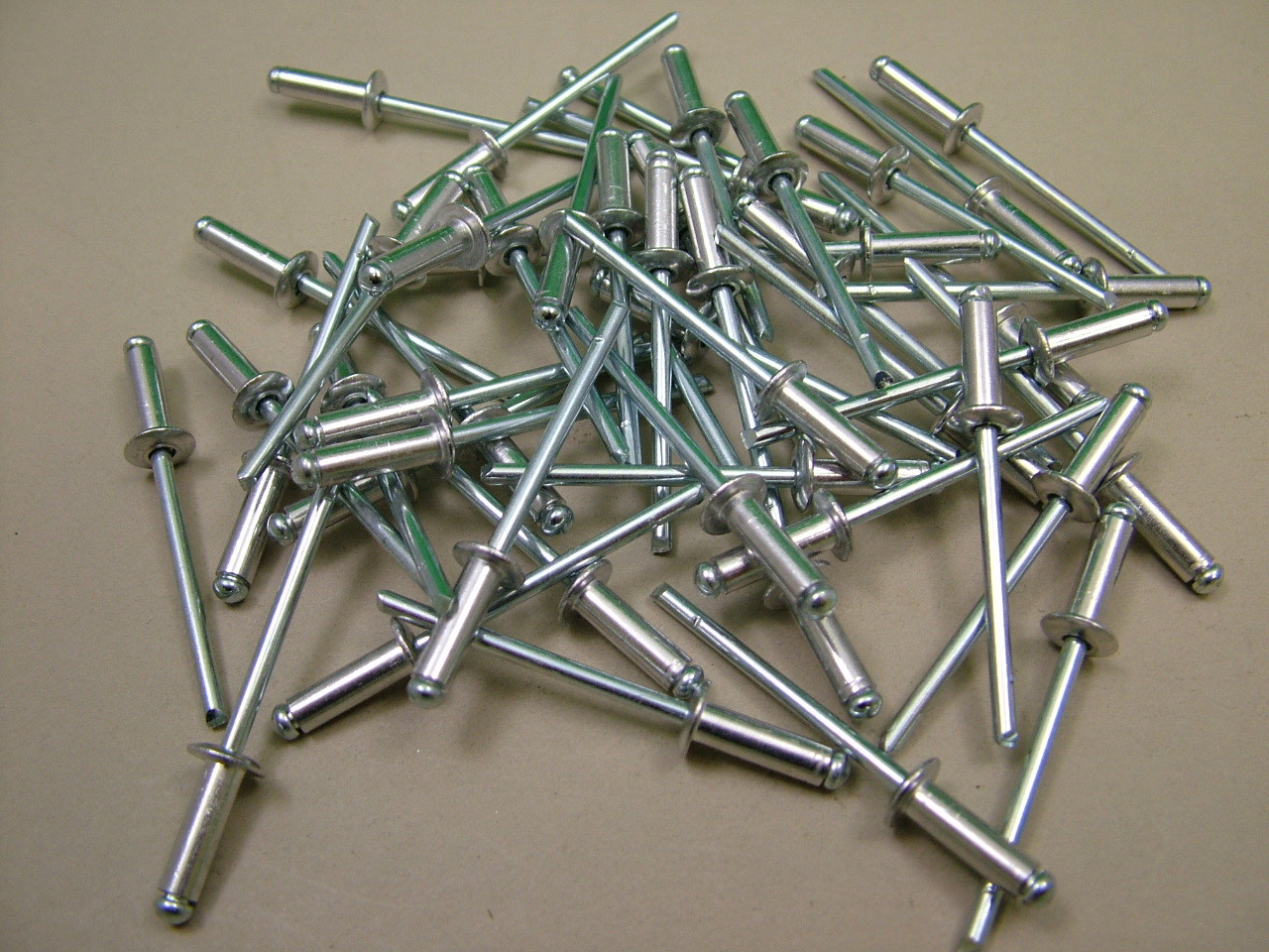 Aluminium pop blind domed head rivets pack of 50 steel mandrel 4.0 x 12mm