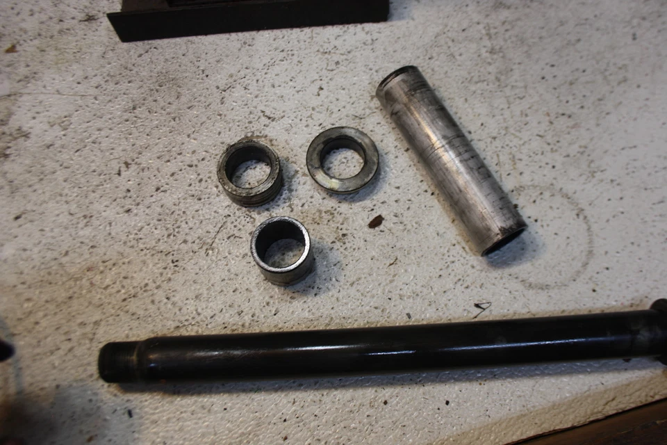 Yamaha YZF R6 2003 OEM eje trasero llanta rueda trasera eje perno pivote 5SL-25381-10-00 Foto 2 de 2