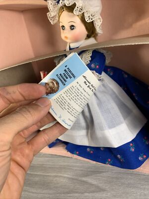 Madame Alexander Doll Company Betsy Ross 8