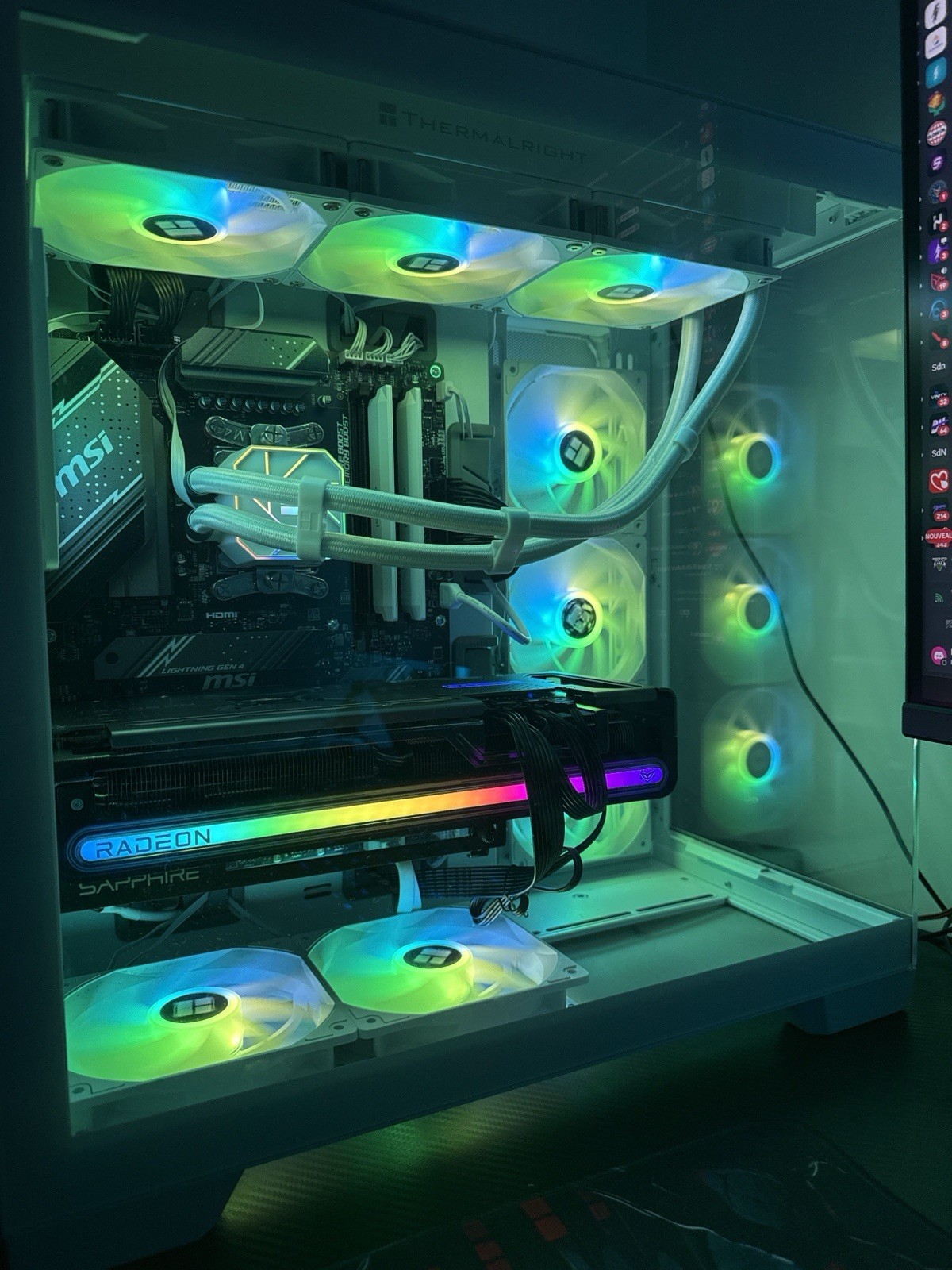 AMD Radeon RX 7800 XT SAPPHIRE NITRO+ 16Go Carte Graphique Premium GDDR6
