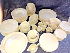 BONE CHINA (( 139 )) PIECE SET