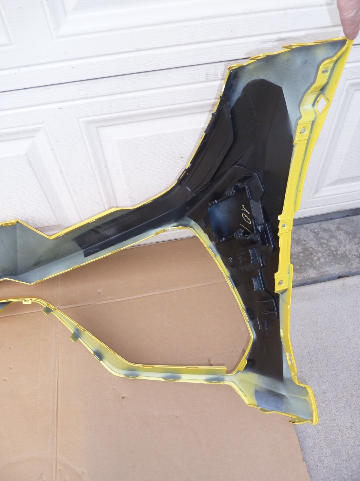 19-23 Lamborghini Urus Front Upper Bumper Cover Skin OEM Yellow Facia Damaged