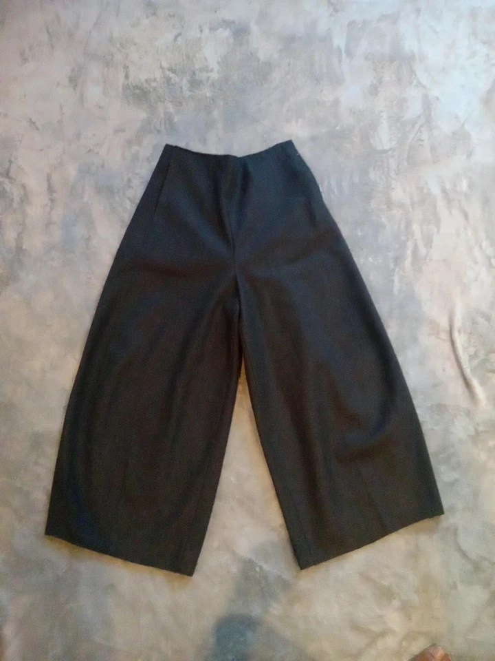 COS Wool Cashmere Pleated Wide Leg Crop Pants Gray  Sz 2 Pockets Preppy*** - Image 2 of 4