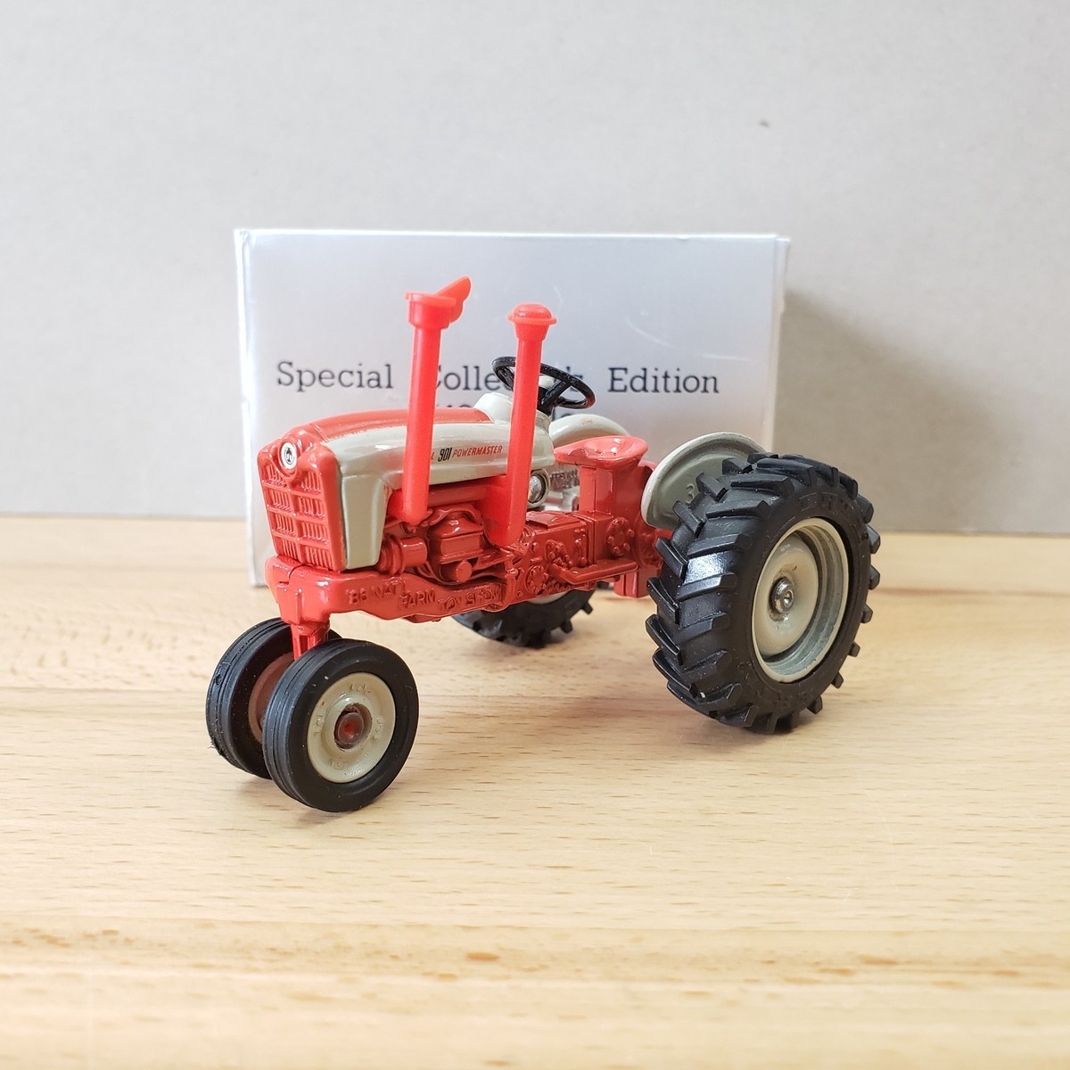 Ertl Ford 901/961 Tractor 1986 Special Collector's Edition Diecast