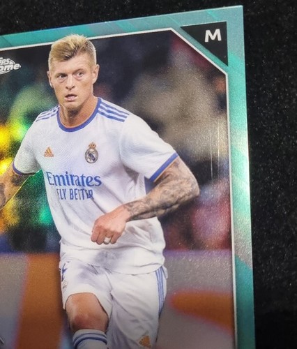 2021/22 Topps Chrome UEFA Aqua Refractor Toni Kroos #8 (006/199) - Picture 3 of 4