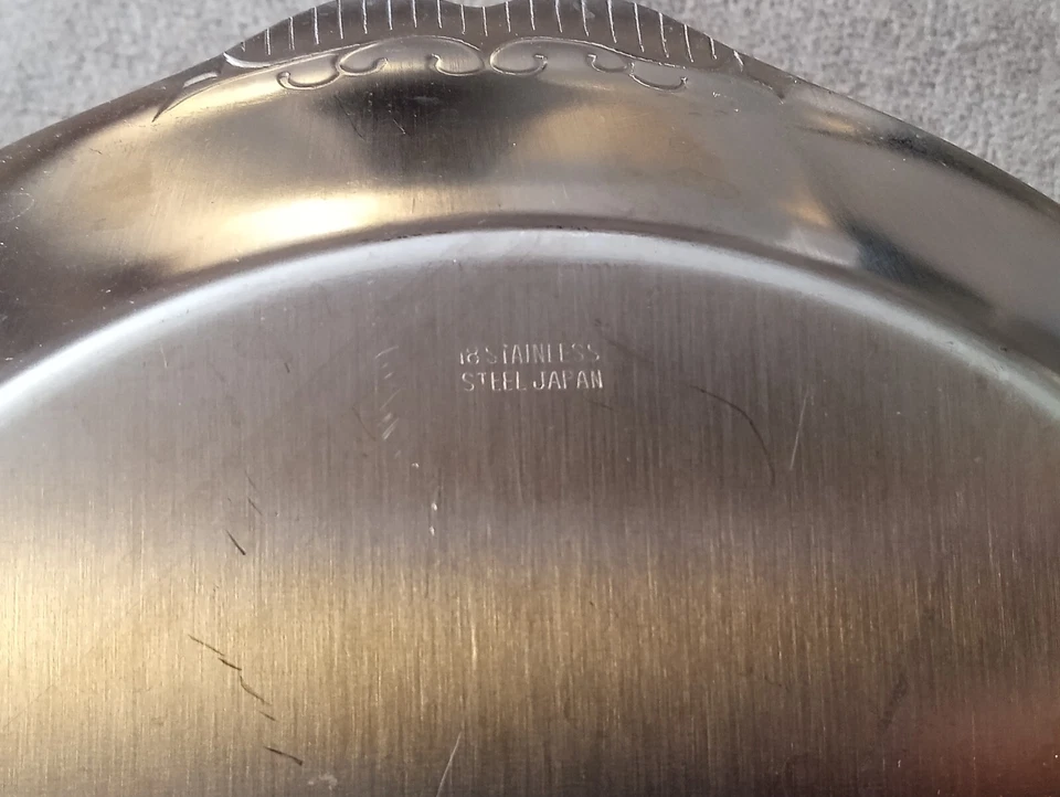 Set of Six (6) Vintage Round 18 Stainless Steel Plates/ Bowl  Dinner  PIE PAN 5" - Image 3 of 4
