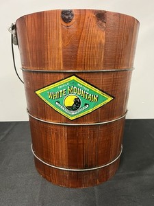 Vintage White Mountain 6 Quart Wood Tub in EXCELLENT CONDITION