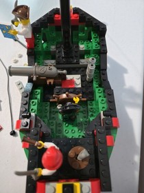 LEGO 6250 Cross Bone Clipper - 99% Complete Authentic Pcs. Very Clean! 