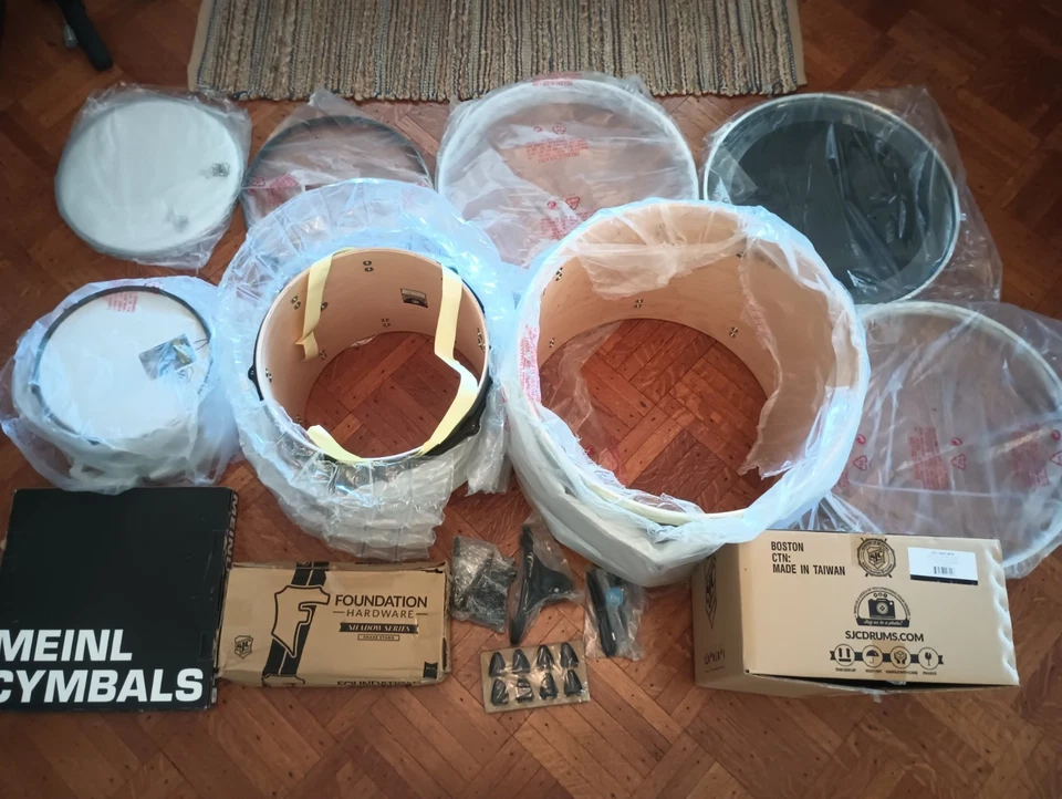 Kit de batería SJC Josh Dun Bandito - Kit de batería de 3 piezas con soportes, pedal, trono, platillos Foto 2 de 4