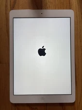 Apple iPad Air 1st Gen. 32GB, Wi-Fi, 9.7in - Space Gray (CA)