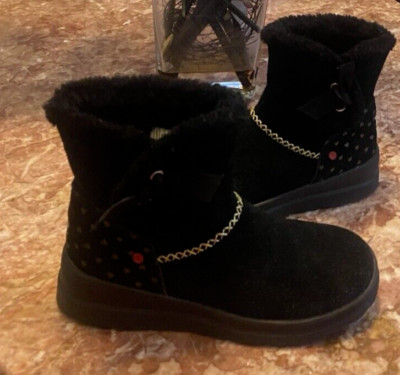 UGG Australia Women's I HEART KNOTTY HEART Black Suede Boots