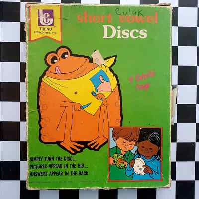 VTG 70s Frog Shaped Vowel Disc Cards Teaching Supply by Trend Enterprise