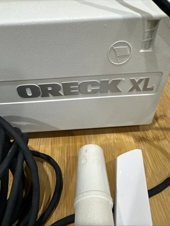 Aspiradora de mano compacta Oreck XL BB870-AW de colección con accesorios * Foto 3 de 4