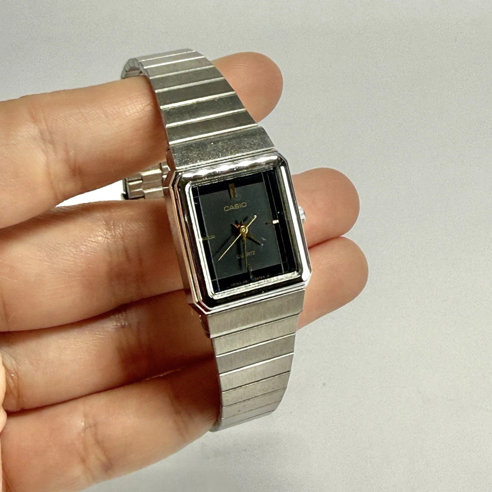 CASIO LQ-324 Rare Quartz Analog Silver Tone Women Vintage Watch W602 *WORKING